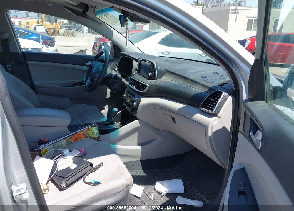 2019 HYUNDAI TUCSON VIN: KM8J23A42KU886136