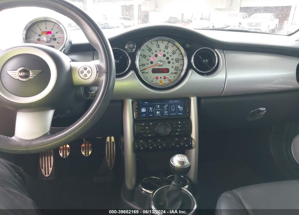 2006 MINI COOPER S VIN: WMWRE33536TL18894