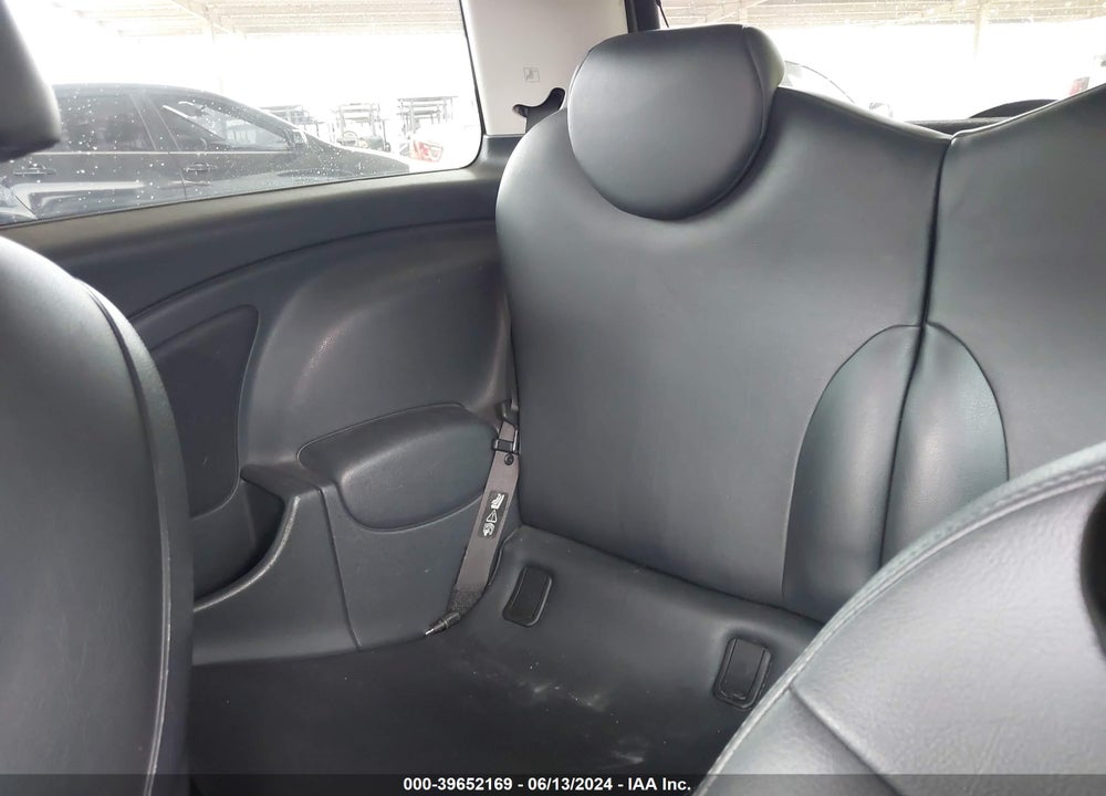 2006 MINI COOPER S VIN: WMWRE33536TL18894