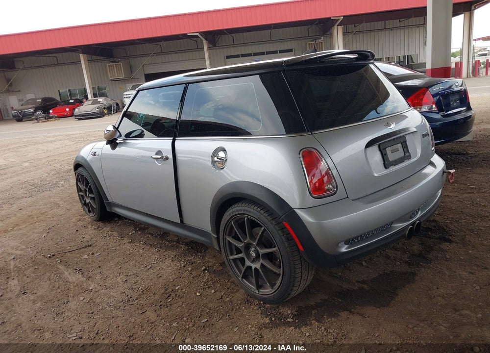 2006 MINI COOPER S VIN: WMWRE33536TL18894