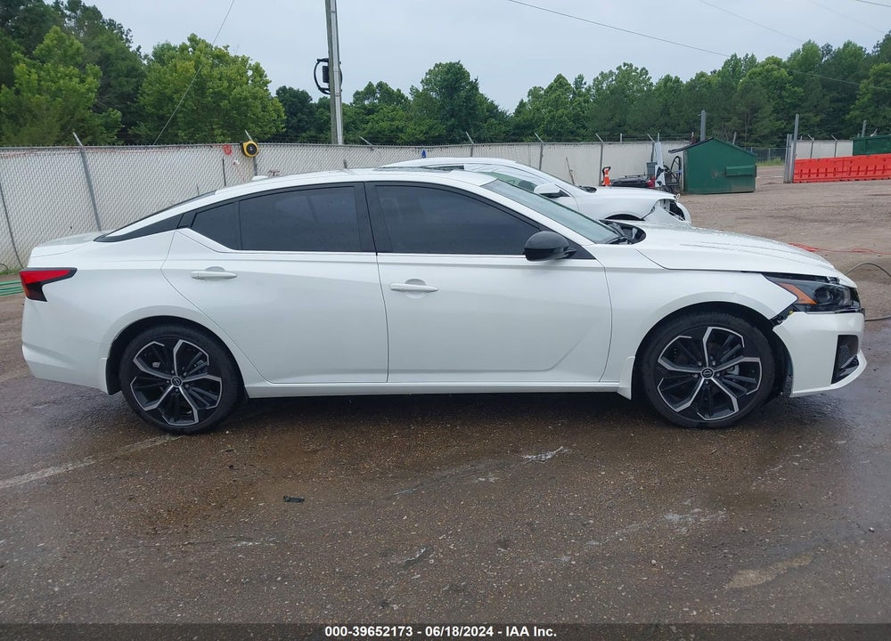 2024 NISSAN ALTIMA SR FWD VIN: 1N4BL4CV2RN352663