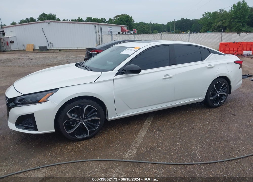 2024 NISSAN ALTIMA SR FWD VIN: 1N4BL4CV2RN352663
