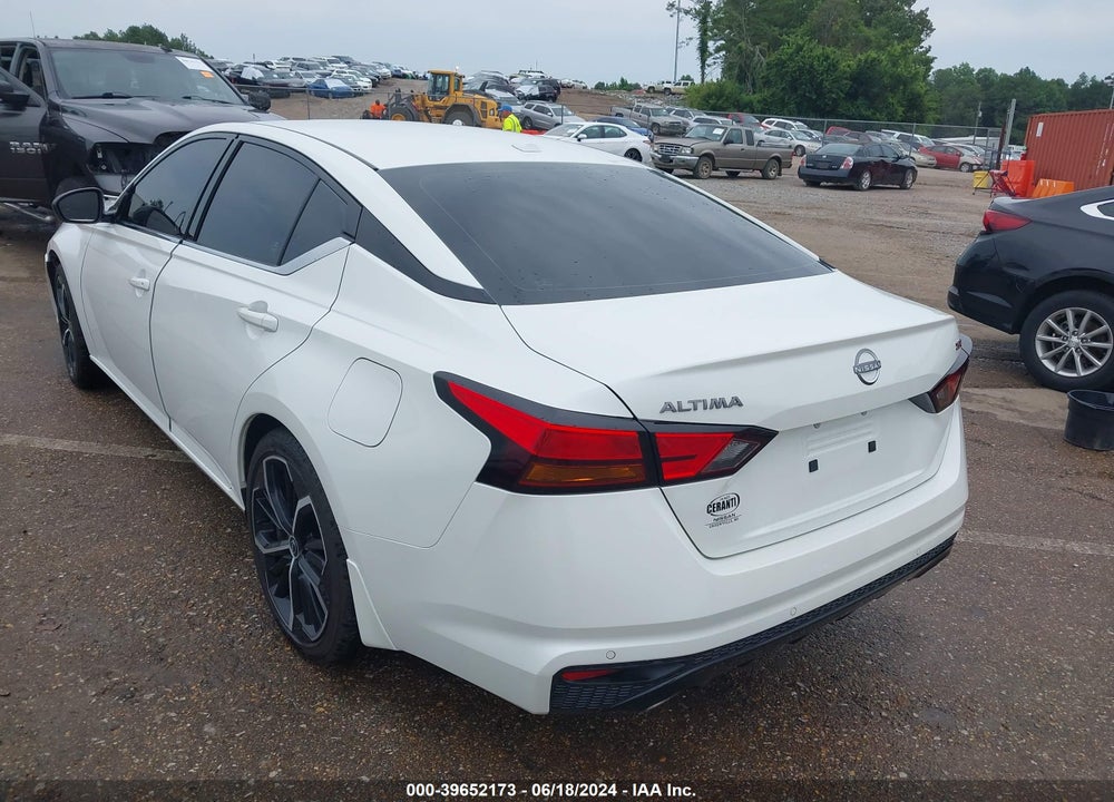 2024 NISSAN ALTIMA SR FWD VIN: 1N4BL4CV2RN352663