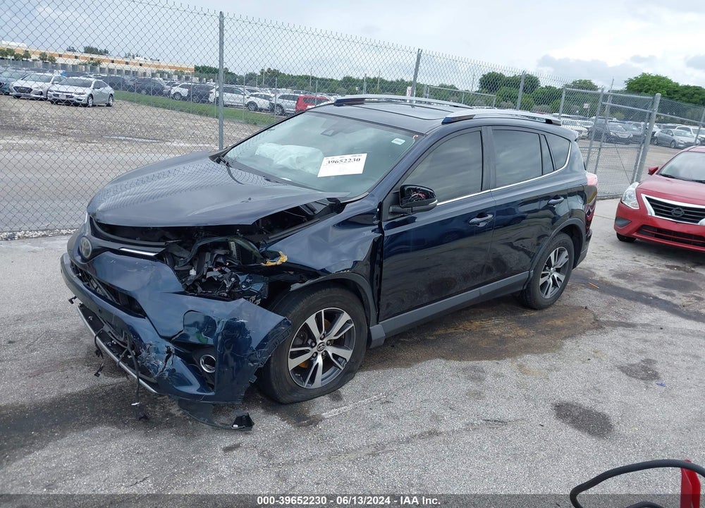 2018 TOYOTA RAV4 XLE VIN: JTMWFREV4JD123425