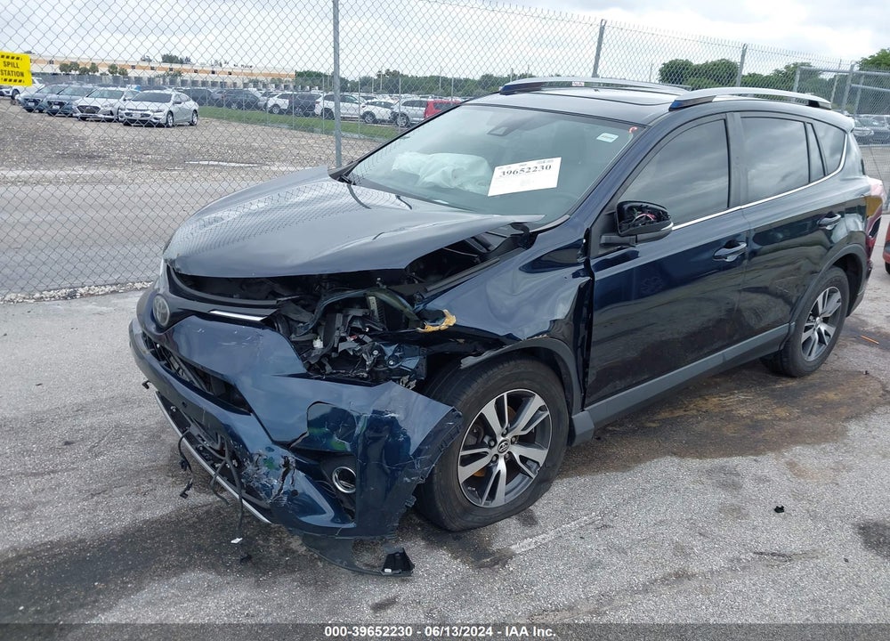 2018 TOYOTA RAV4 XLE VIN: JTMWFREV4JD123425