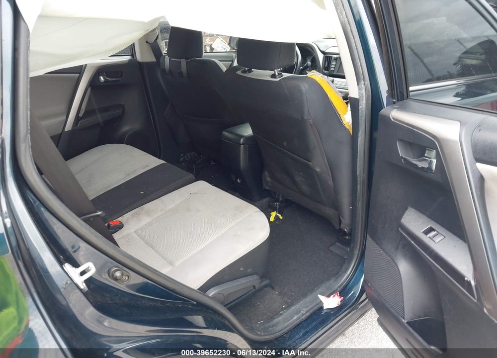 2018 TOYOTA RAV4 XLE VIN: JTMWFREV4JD123425