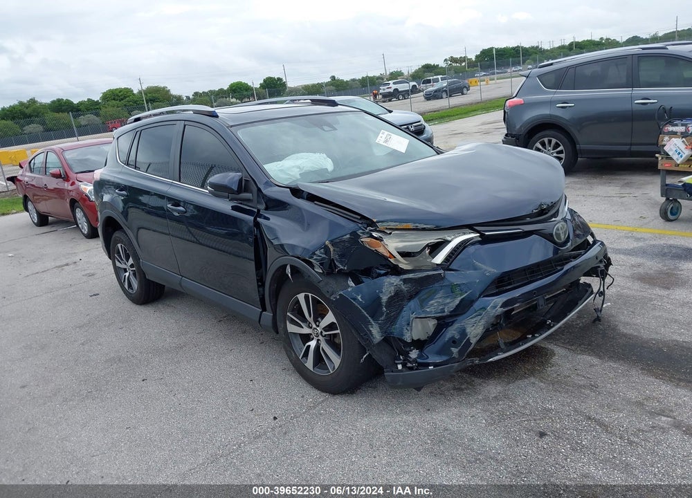 2018 TOYOTA RAV4 XLE VIN: JTMWFREV4JD123425