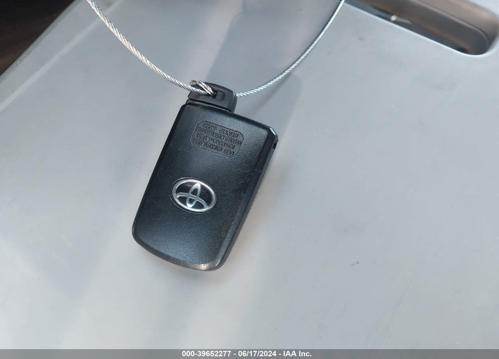 2016 TOYOTA RAV4 HYBRID LIMITED VIN: JTMDJREV6GD024667