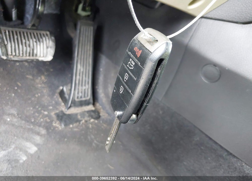 2015 KIA SORENTO LX VIN: 5XYKT3A66FG625042