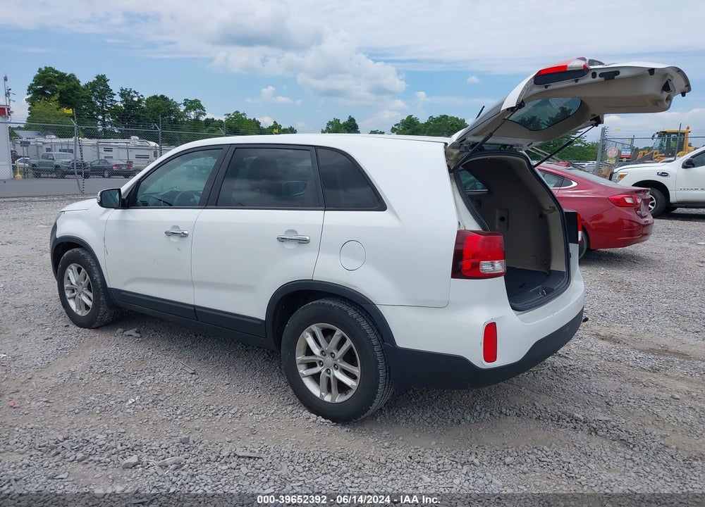 2015 KIA SORENTO LX VIN: 5XYKT3A66FG625042