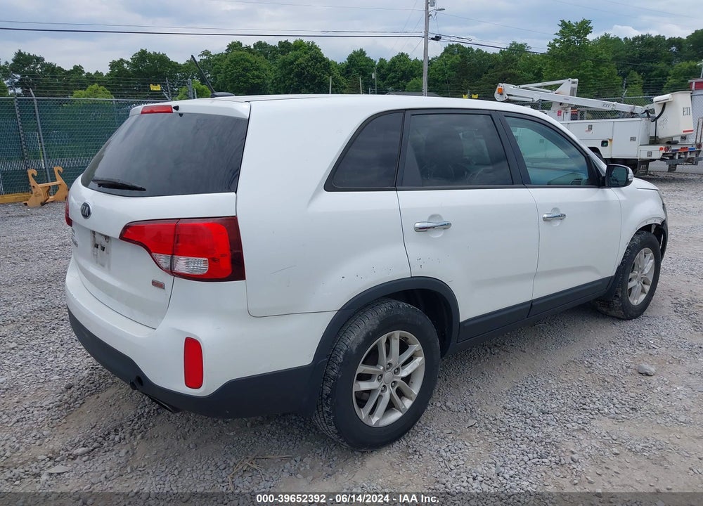 2015 KIA SORENTO LX VIN: 5XYKT3A66FG625042