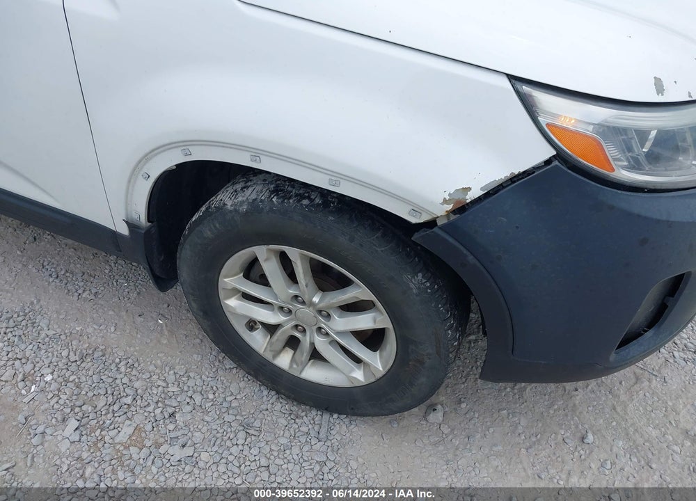 2015 KIA SORENTO LX VIN: 5XYKT3A66FG625042