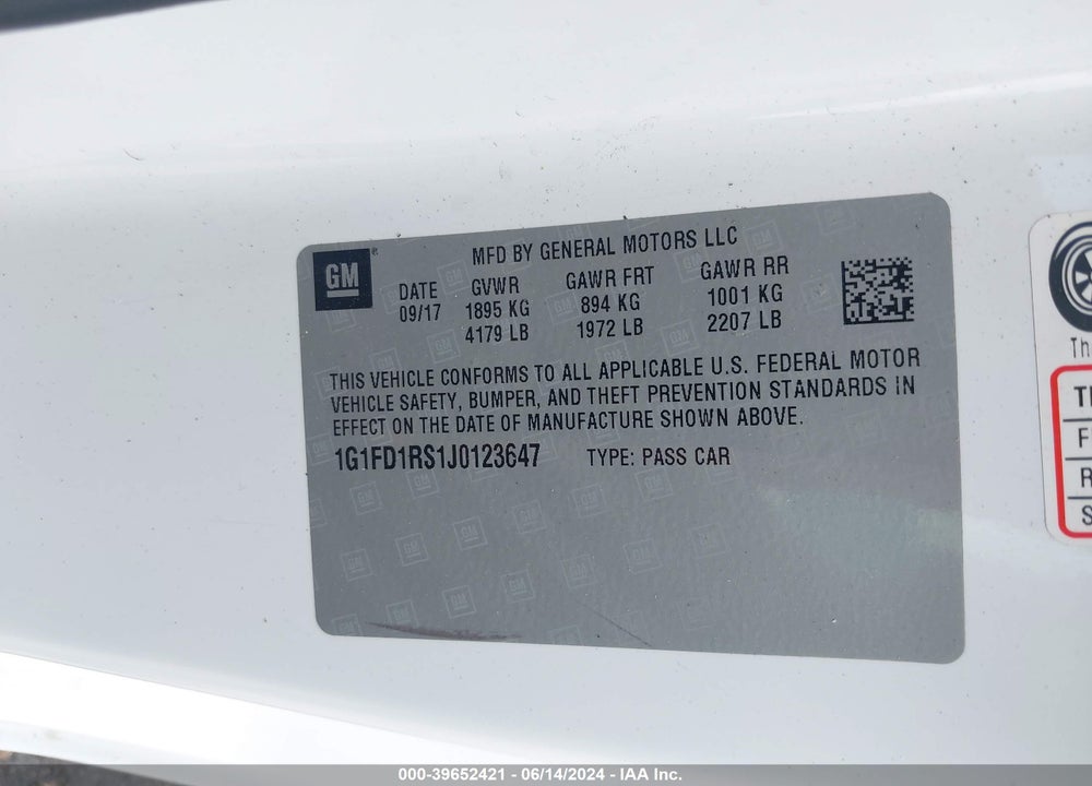 2018 CHEVROLET CAMARO 2LT VIN: 1G1FD1RS1J0123647