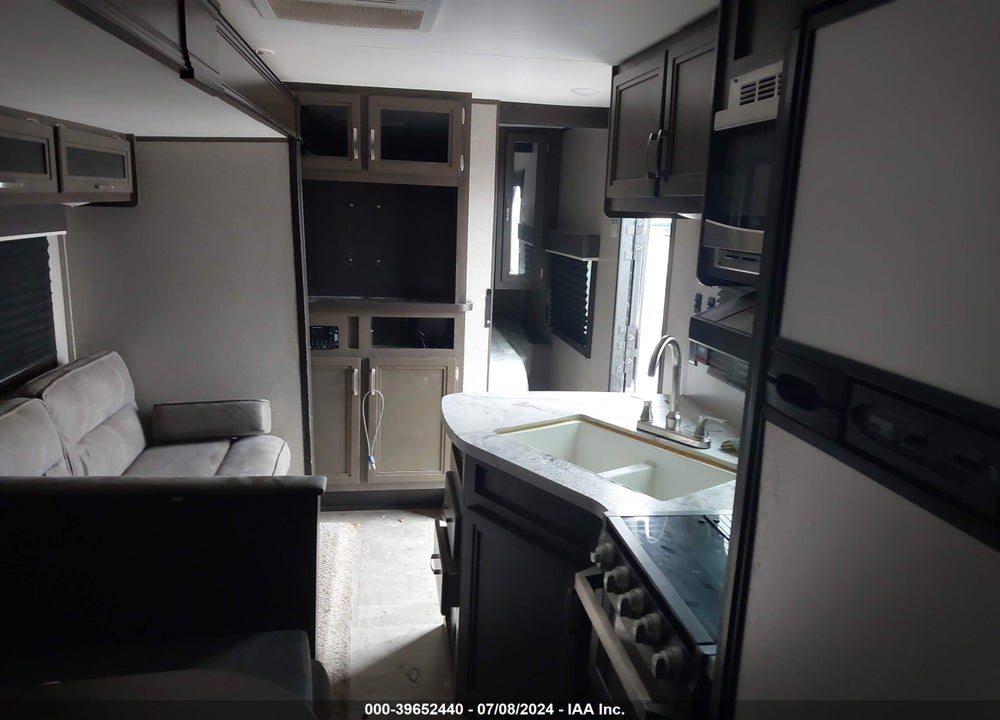 2021 JAYCO J FLIGHT VIN: 1UJBJ0BP0M17W9016