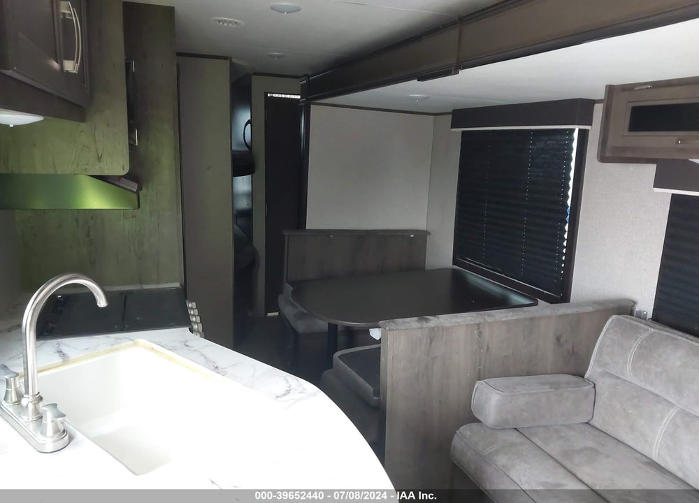 2021 JAYCO J FLIGHT VIN: 1UJBJ0BP0M17W9016