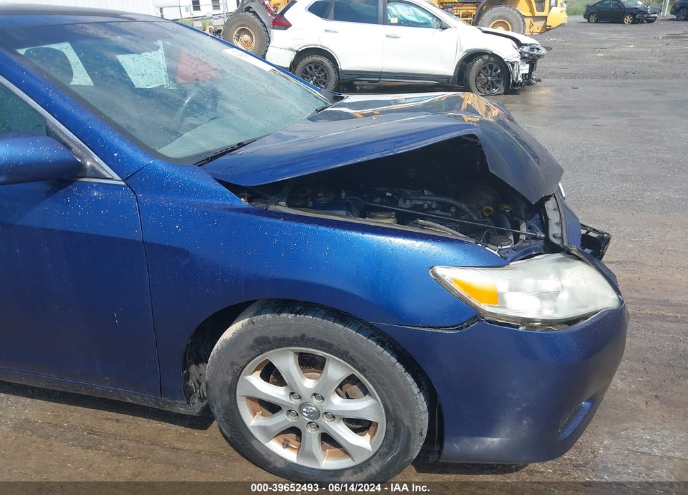 2011 TOYOTA CAMRY LE VIN: 4T1BF3EK8BU642881