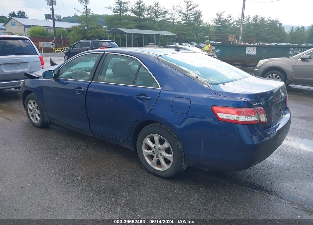 2011 TOYOTA CAMRY LE VIN: 4T1BF3EK8BU642881