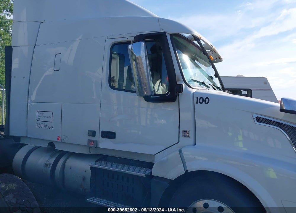 2015 VOLVO VN VIN: 4V4NC9EH6FN917671