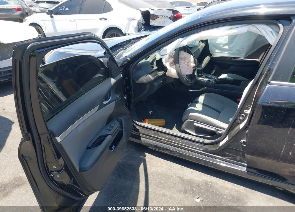 2019 HONDA CIVIC LX VIN: 2HGFC2F67KH533908