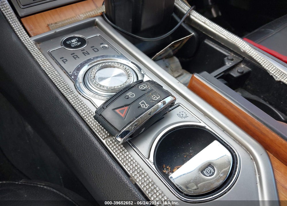 2009 JAGUAR XF LUXURY VIN: SAJWA05B49HR08162