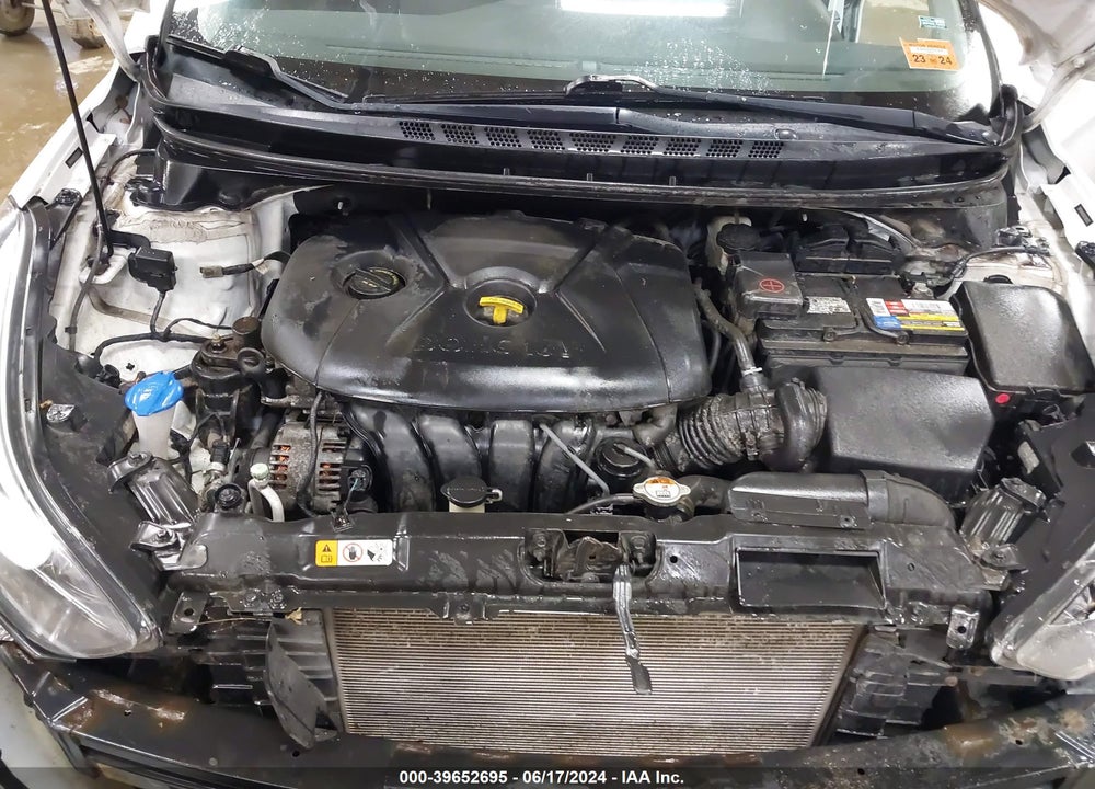 2016 HYUNDAI ELANTRA SE VIN: 5NPDH4AE8GH781035