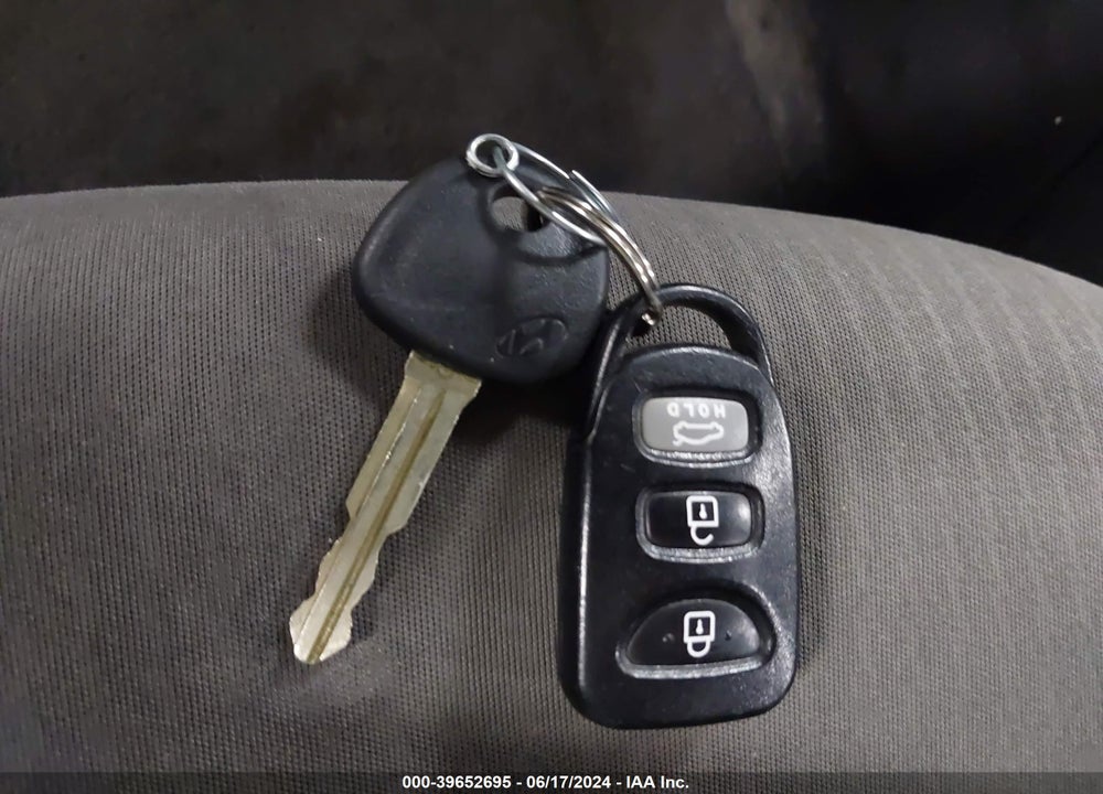 2016 HYUNDAI ELANTRA SE VIN: 5NPDH4AE8GH781035