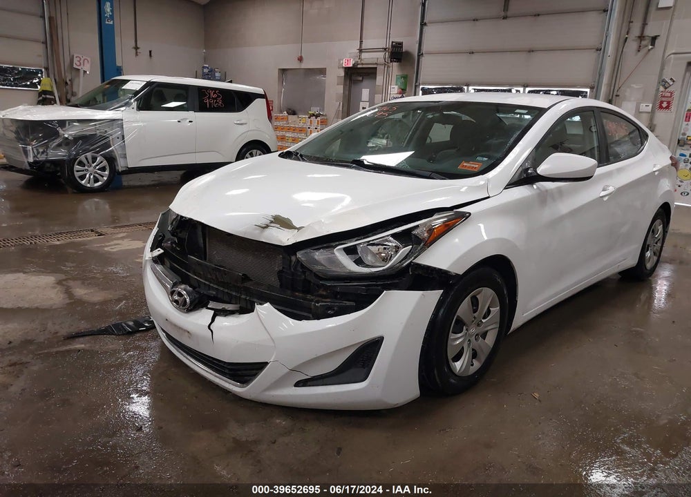 2016 HYUNDAI ELANTRA SE VIN: 5NPDH4AE8GH781035