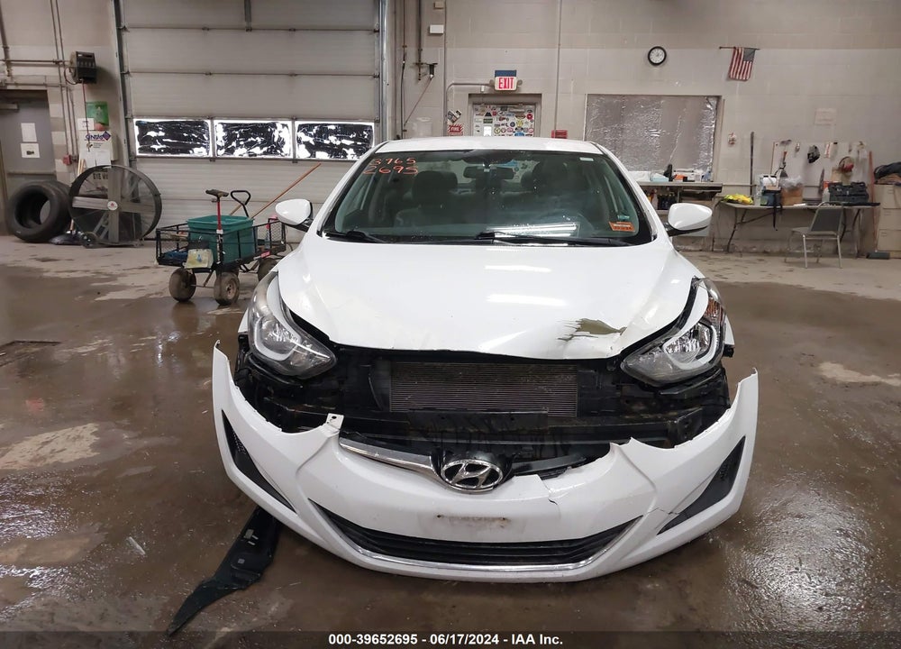 2016 HYUNDAI ELANTRA SE VIN: 5NPDH4AE8GH781035