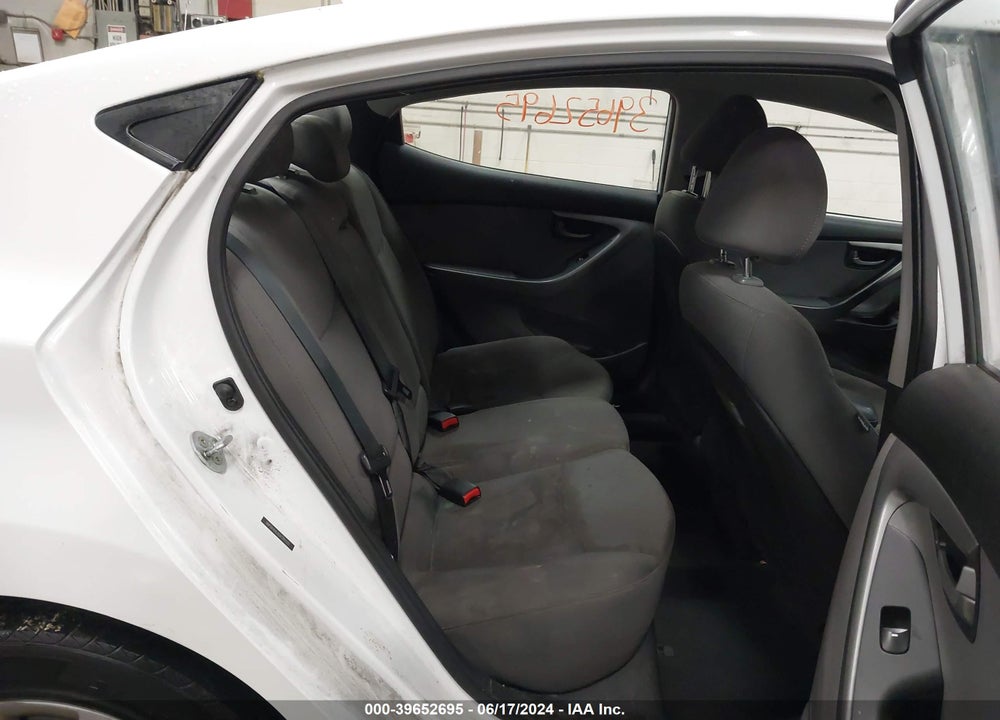 2016 HYUNDAI ELANTRA SE VIN: 5NPDH4AE8GH781035
