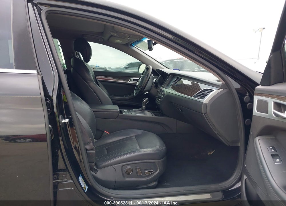 2015 HYUNDAI GENESIS 3.8 VIN: KMHGN4JE9FU032539