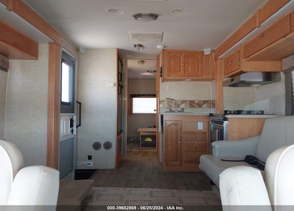 2006 FORD E-450 CUTAWAY VIN: 1FDXE45S06HA19610