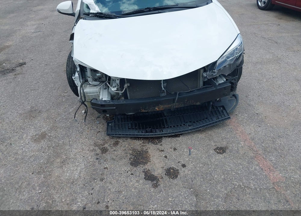 2018 TOYOTA COROLLA SE VIN: 5YFBURHE2JP770550