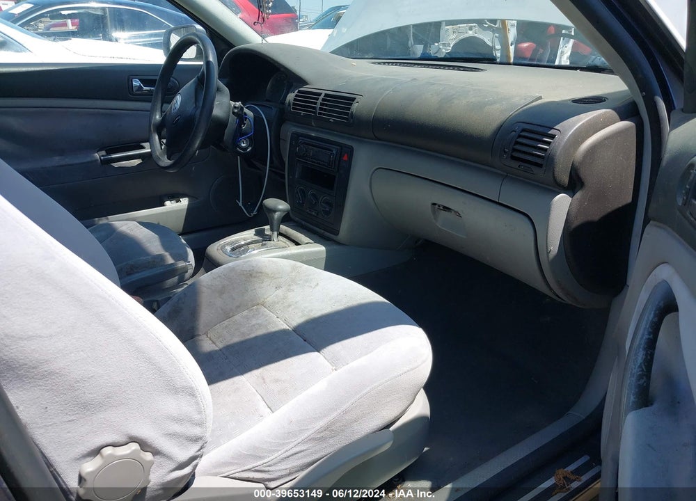 2002 VOLKSWAGEN PASSAT GLS VIN: WVWPD63B52E401956