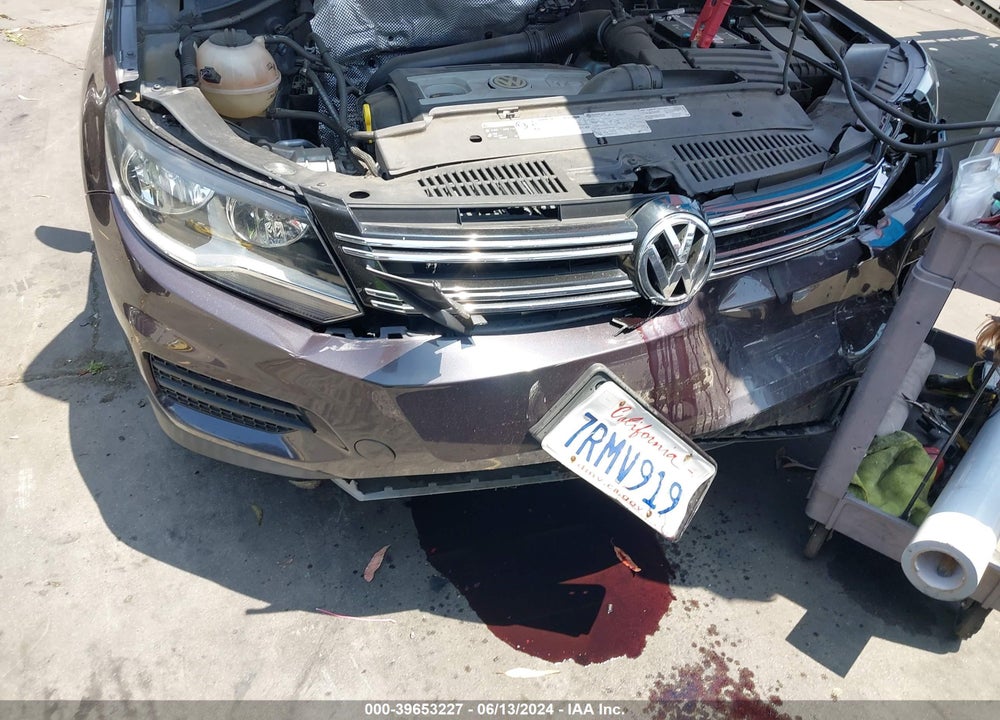 2016 VOLKSWAGEN TIGUAN S VIN: WVGAV7AX5GW567186