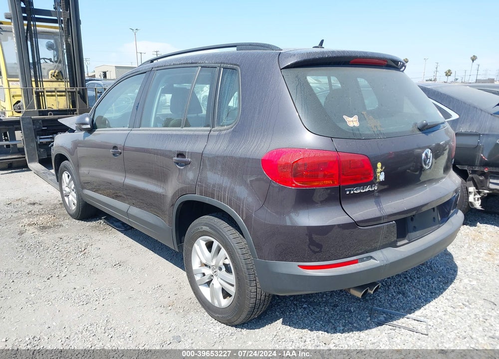 2016 VOLKSWAGEN TIGUAN S VIN: WVGAV7AX5GW567186
