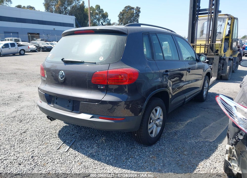 2016 VOLKSWAGEN TIGUAN S VIN: WVGAV7AX5GW567186