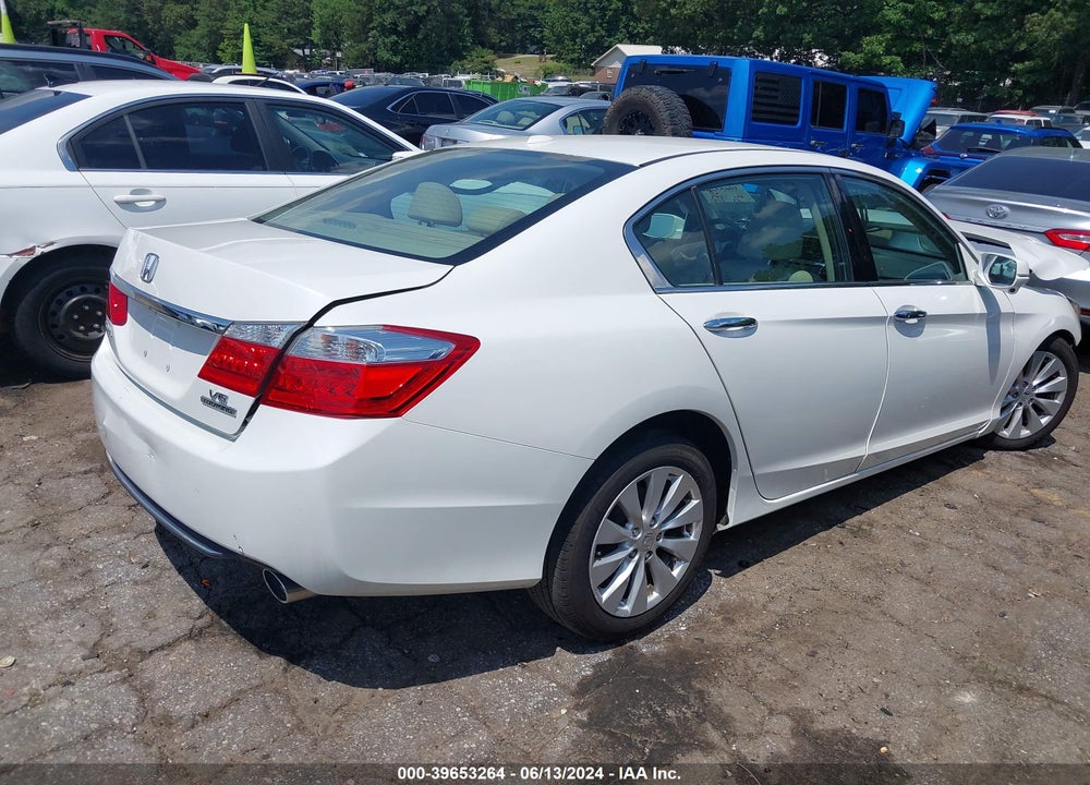 2015 HONDA ACCORD TOURING VIN: 1HGCR3F91FA000832