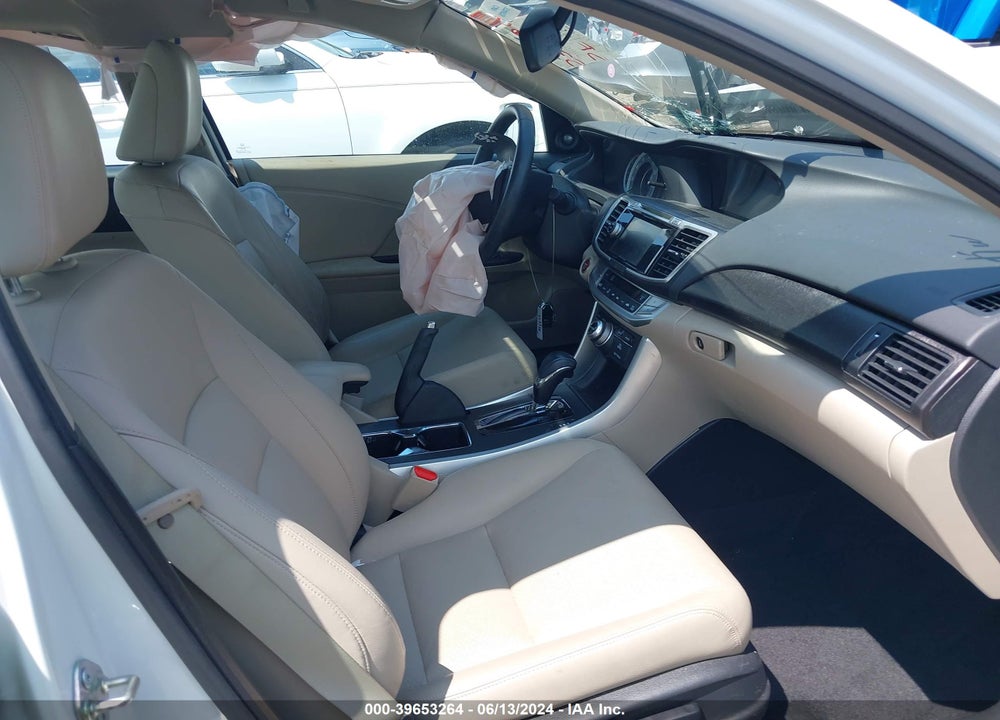 2015 HONDA ACCORD TOURING VIN: 1HGCR3F91FA000832