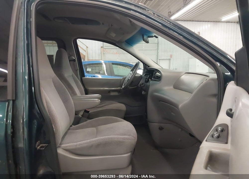 2001 FORD WINDSTAR LX VIN: 2FMZA51481BB60917