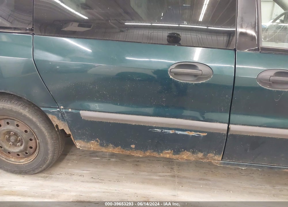 2001 FORD WINDSTAR LX VIN: 2FMZA51481BB60917