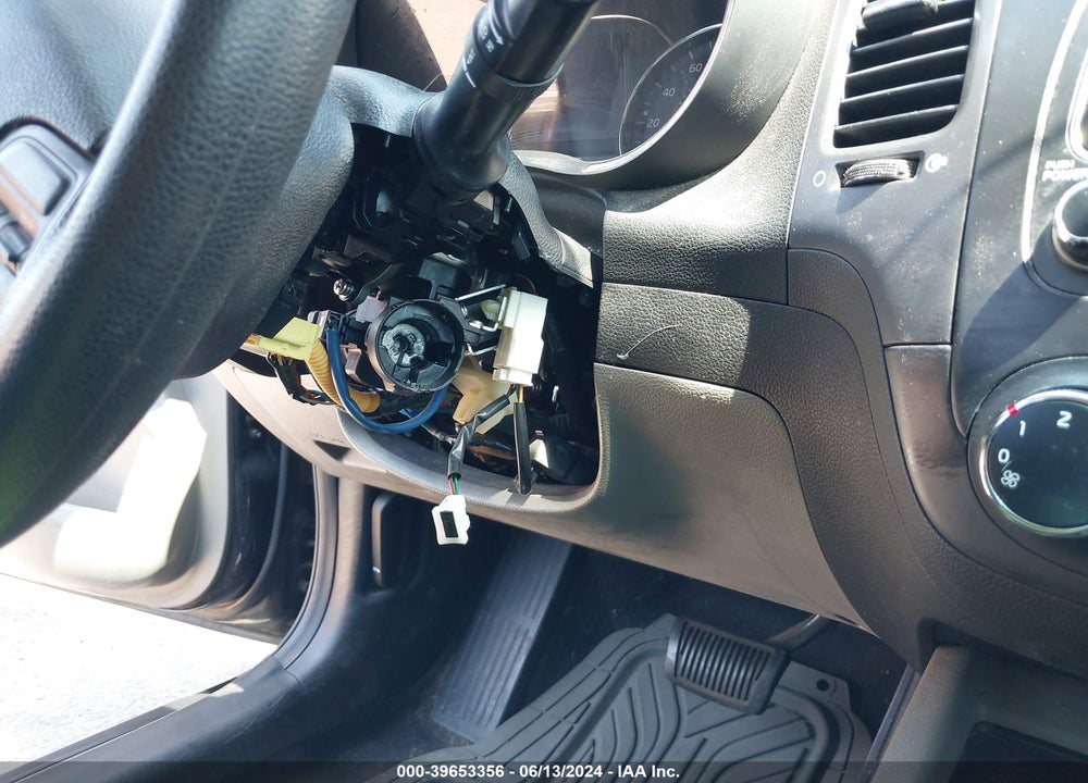 2015 KIA FORTE LX VIN: KNAFX4A63F5383389