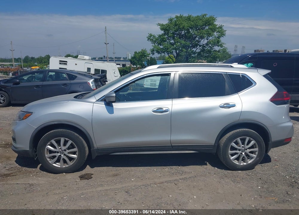 2018 NISSAN ROGUE SV VIN: KNMAT2MV6JP621751