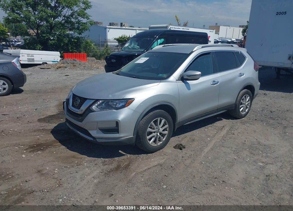 2018 NISSAN ROGUE SV VIN: KNMAT2MV6JP621751