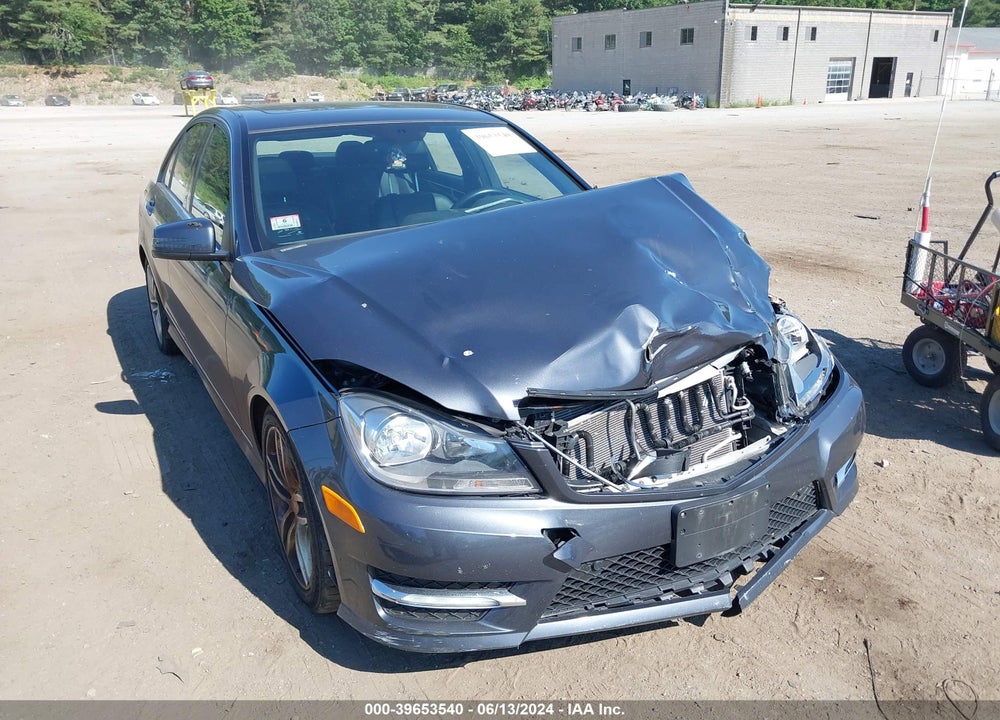 2013 MERCEDES-BENZ C 300 LUXURY 4MATIC/SPORT 4MATIC VIN: WDDGF8AB3DR277759
