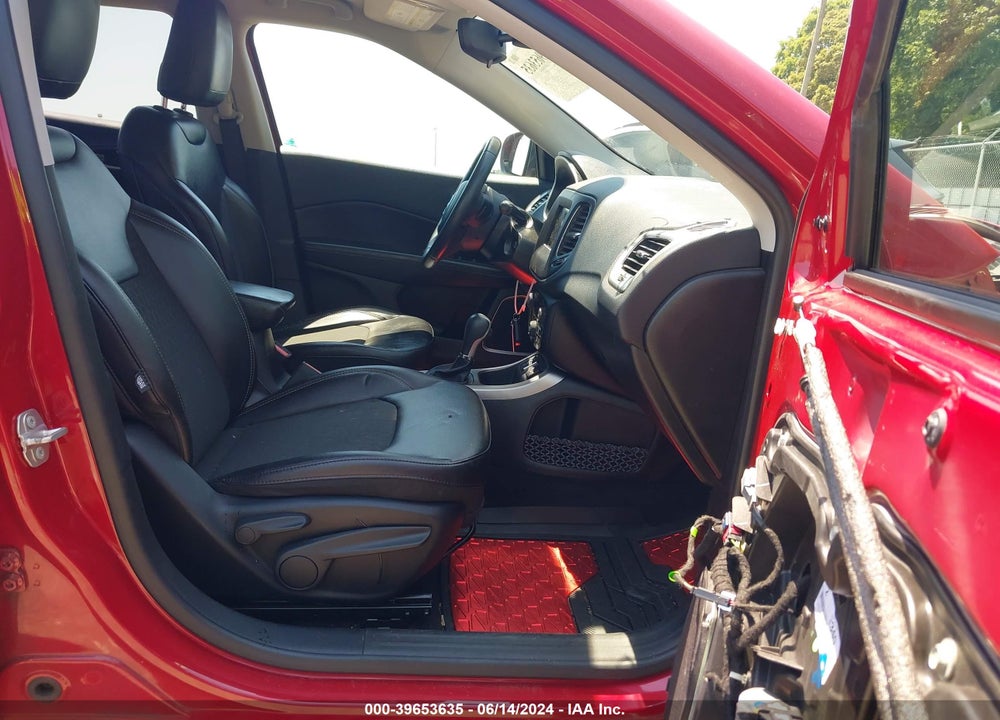 2019 JEEP COMPASS LATITUDE FWD VIN: 3C4NJCBB1KT851426
