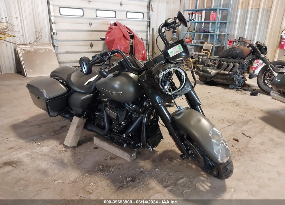 2018 HARLEY-DAVIDSON FLHRXS VIN: 1HD1KVC17JB678653