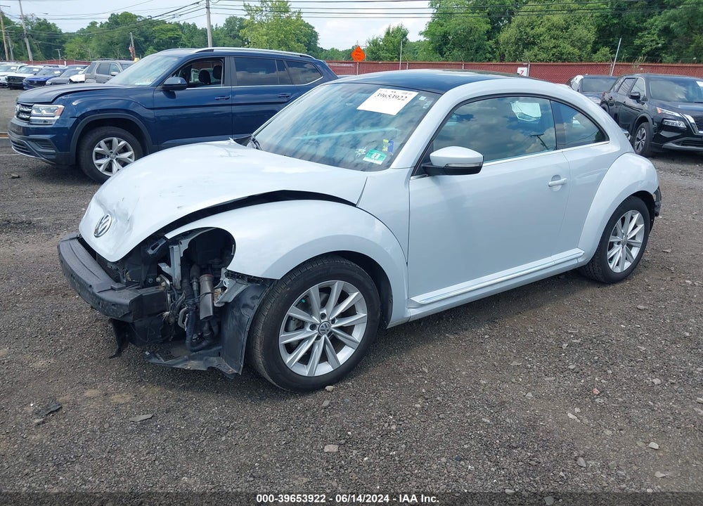 2018 VOLKSWAGEN BEETLE 2.0T SE VIN: 3VWJD7AT0JM723160