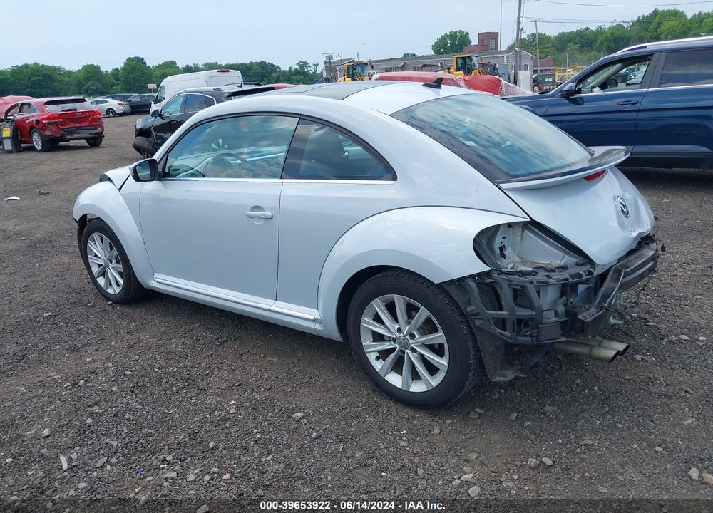 2018 VOLKSWAGEN BEETLE 2.0T SE VIN: 3VWJD7AT0JM723160