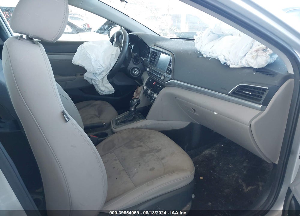 2020 HYUNDAI ELANTRA SEL VIN: 5NPD84LF0LH515542