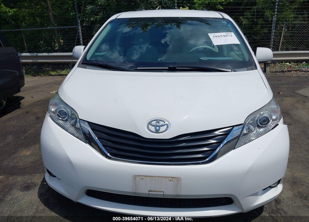 2011 TOYOTA SIENNA LE V6 VIN: 5TDKK3DCXBS157091